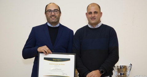 CERTIFICADO DE OURO - JV RECEBE PRÉMIO D`OR DA FPA