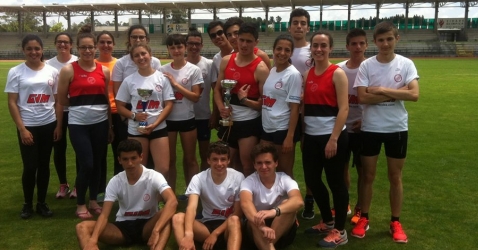 Atletas do JV atingiram o topo no Distrital de Juniores