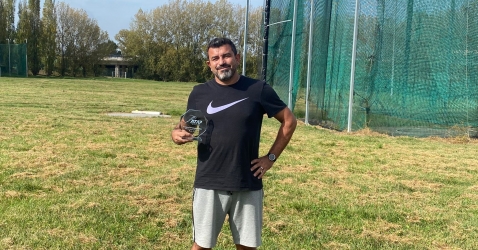 Paulo Reis vence o Prémio de Treinador do Ano da ATAP no setor de Lançamentos