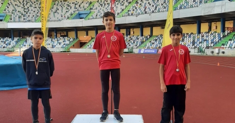 Atletas do JV inauguraram a nova época com 26 medalhas 
