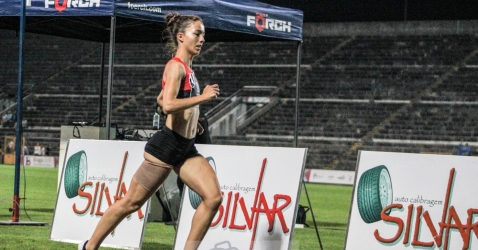 Atletas do JV no pódio no Meeting Maia